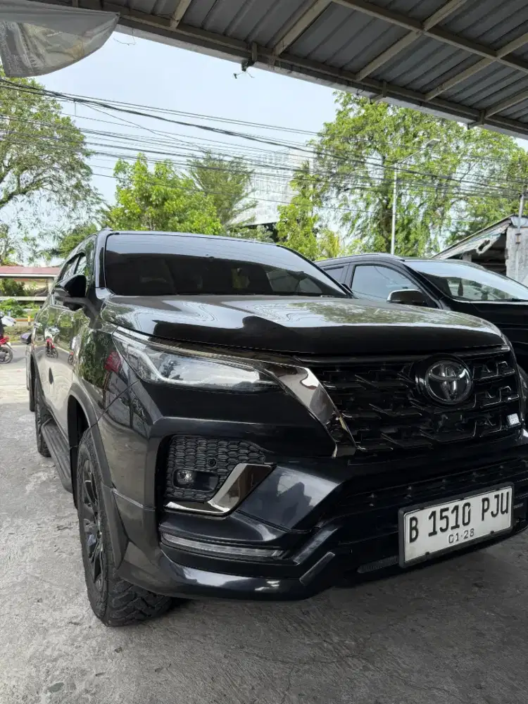 TOYOTA FORTUNER GR 4X4 TETRADRIVE A/T 2022 HITAM