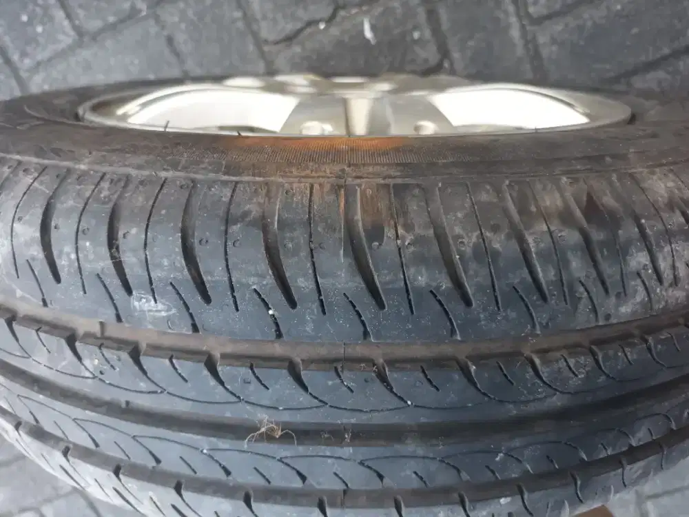 Ban mobil bekas ring14