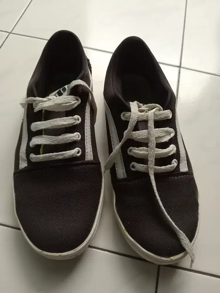 Sepatu vans buat santai dan outdoor
