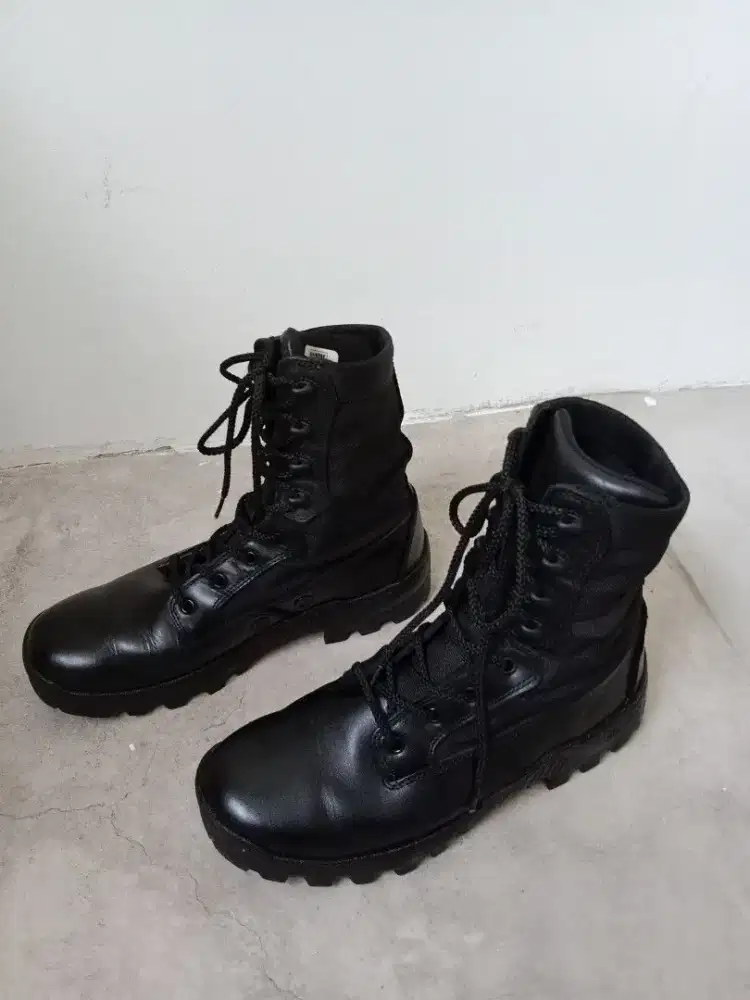 Magnum Combat Boots Tactical Work Sepatu Size 42