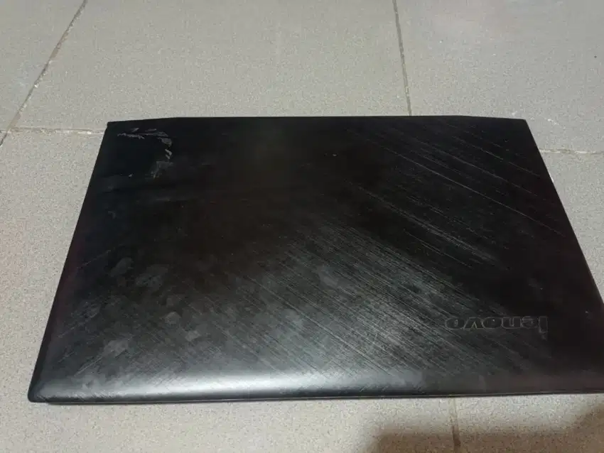 laptop lenovo Intel Core i7 generasi ke-4 (i7-4710HQ).