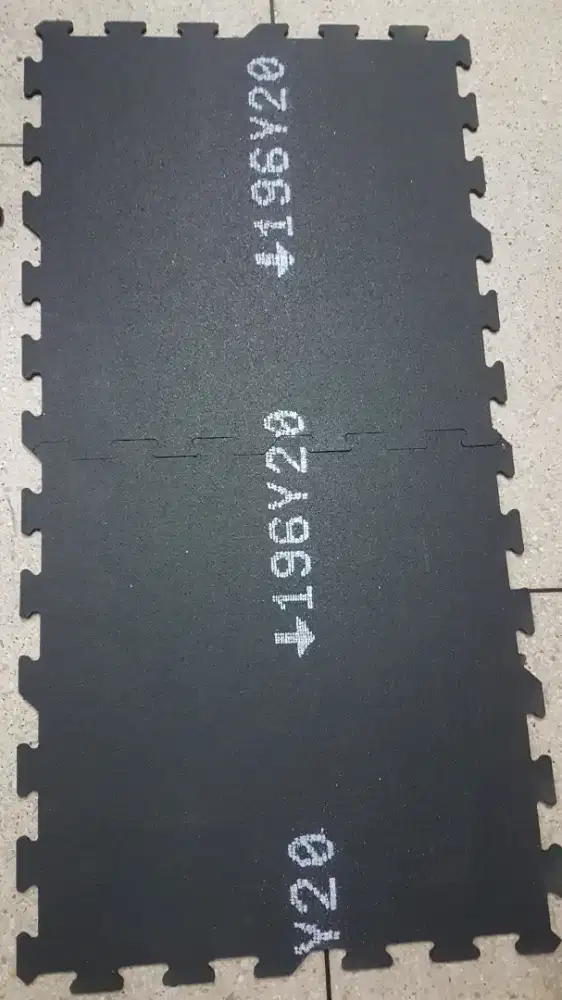 Karpet Karet Lantai Gym Fitness Rubber Flooring Puzzle Hitam 8mm Hitam