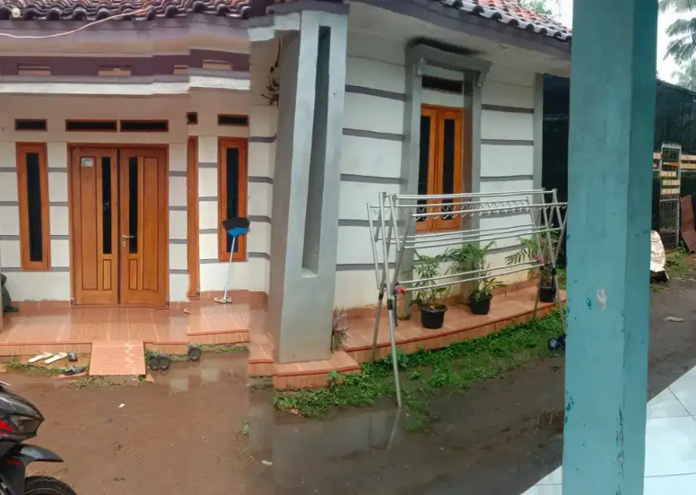 Di jual rumah siap huni lokasi masuk mobil lingkungan brsahabt
