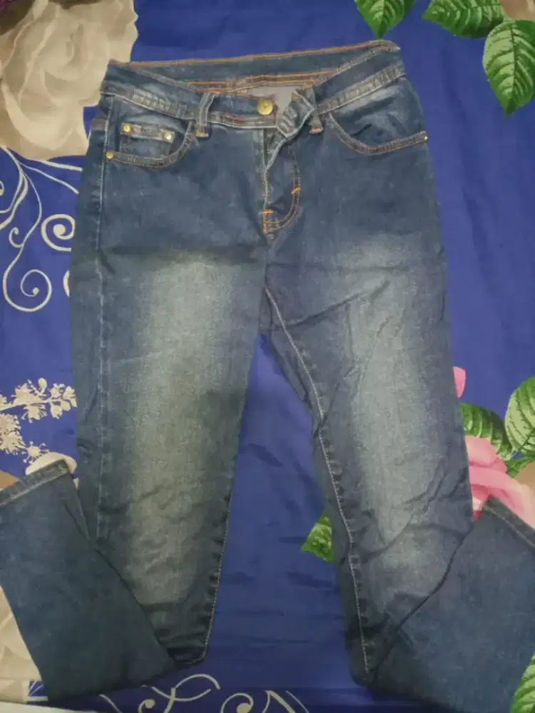 Preloved celana levis