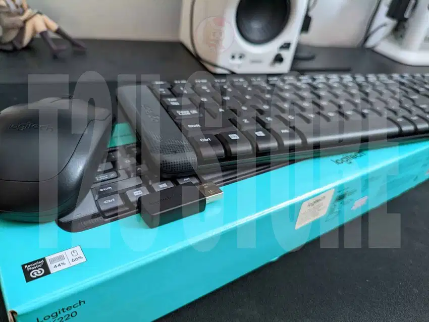 Logitech MK220 Combo Wireless Keyboard Mouse