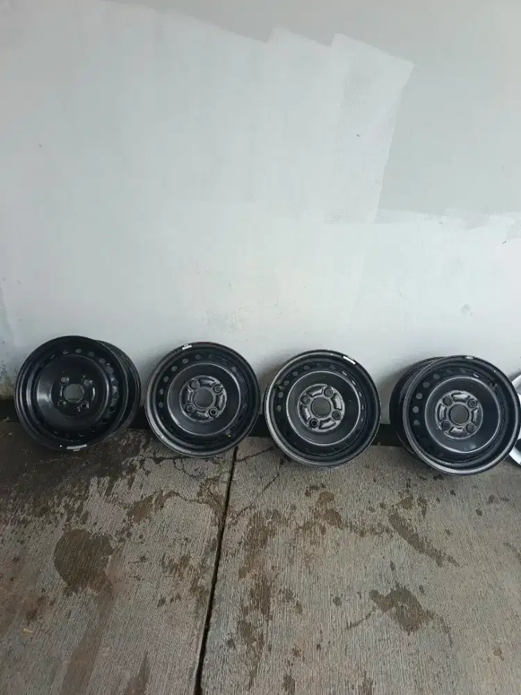 dijual Velg Kaleng R14 ex Avanza + Dop