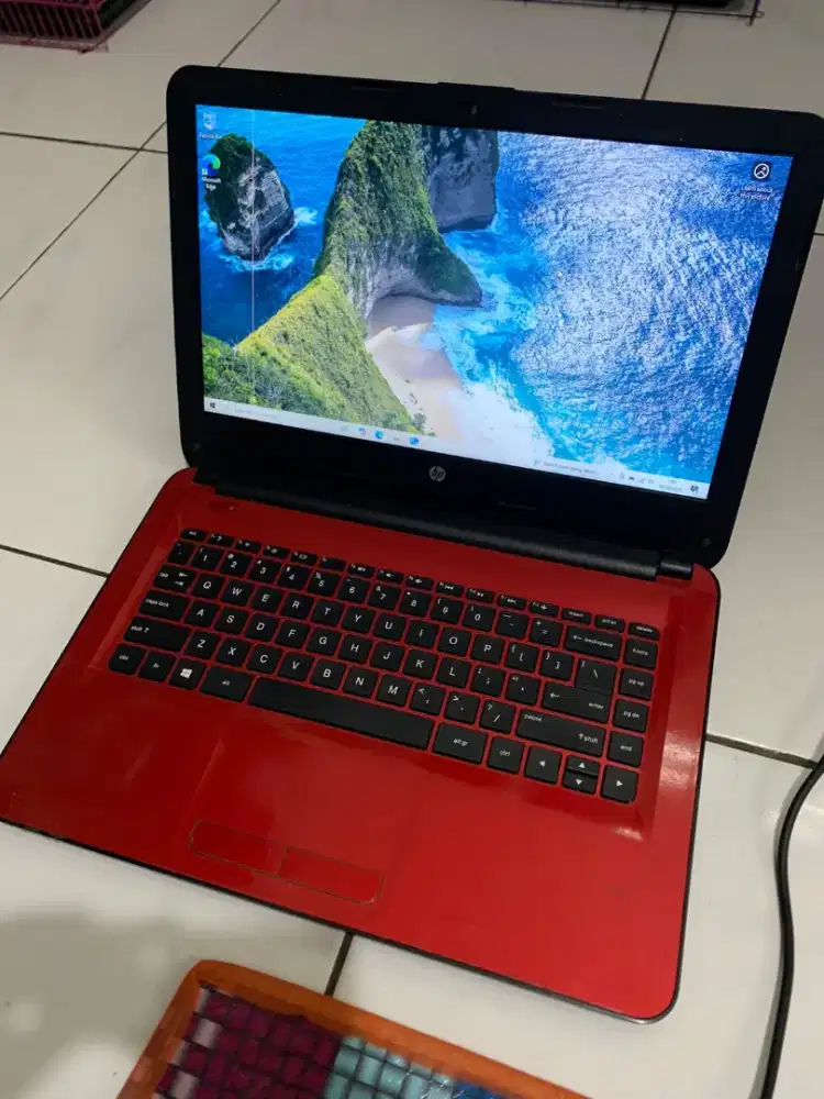 Laptop HP 14-am053TX