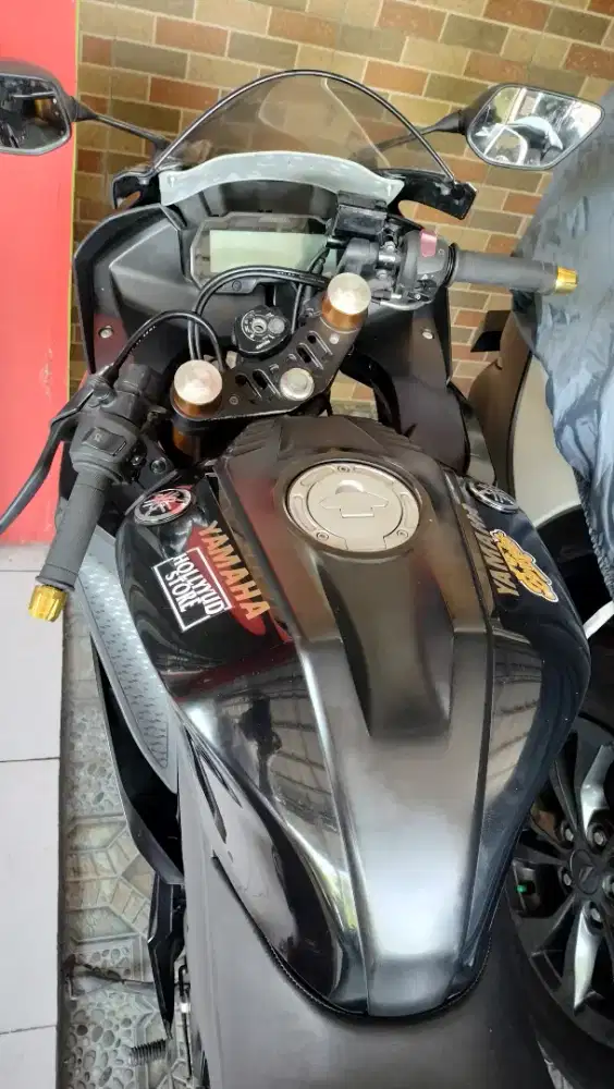 Motor dijual R15, Tahun 2018, warna Hitam