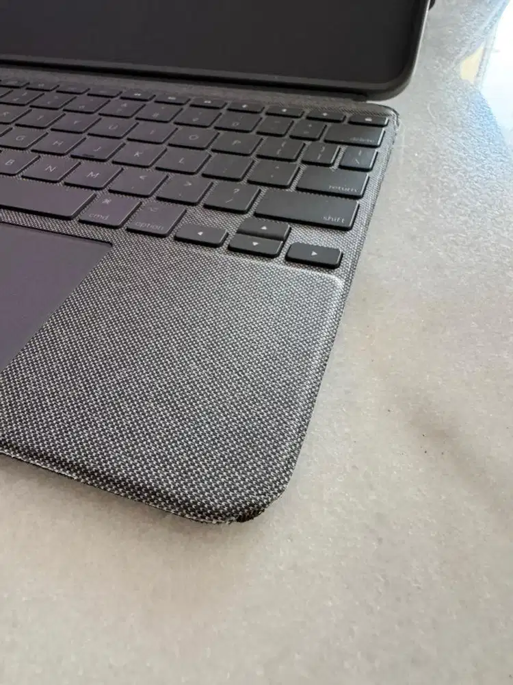 Logitech Combo Touch iPad Pro 11 M1 M2 iPad Air 10.9