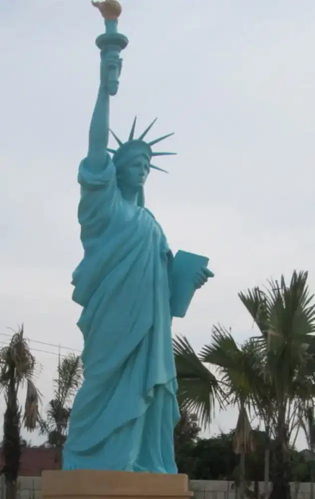 Jual patung liberty
