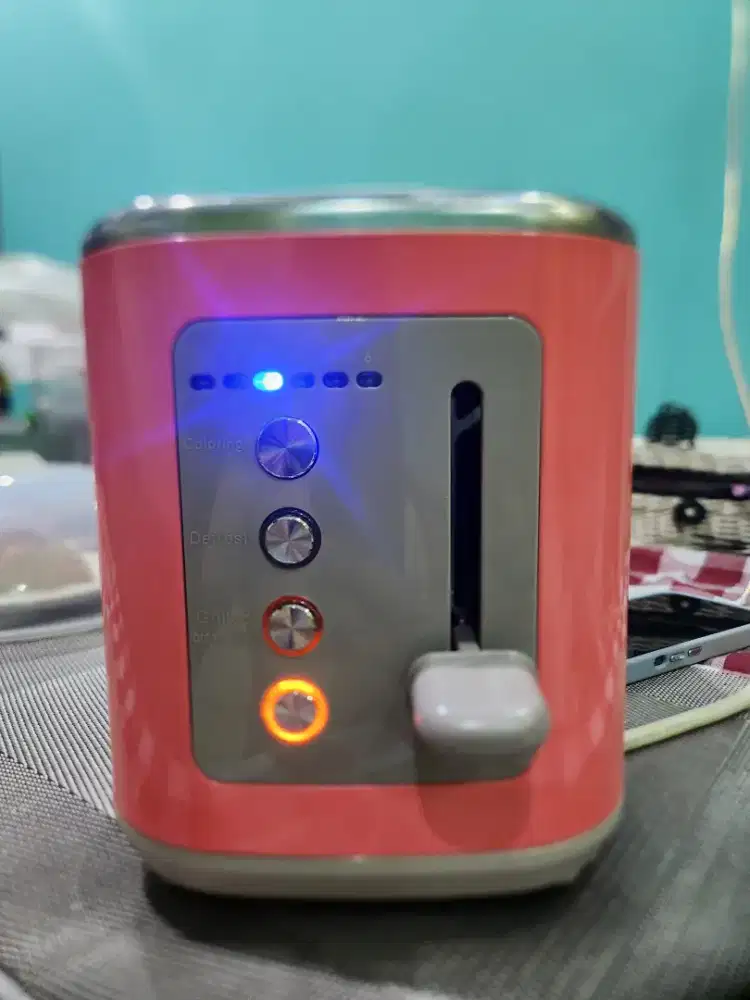 Pemangang Roti  Bear DSL-C02A1 100% seperti Baru ,belum permah Pakai