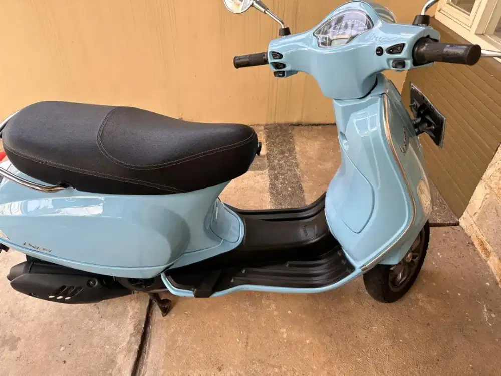 Dijual cepat vespa LX 125 tahun 2022