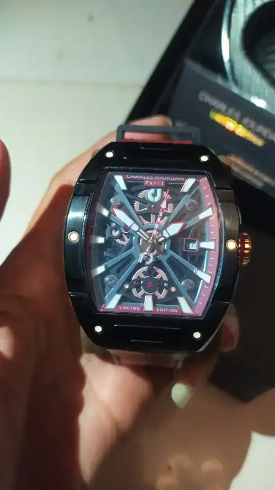 Di Jual 4,9 jt Nego Charles jourdan paris limited edition ori lengkap