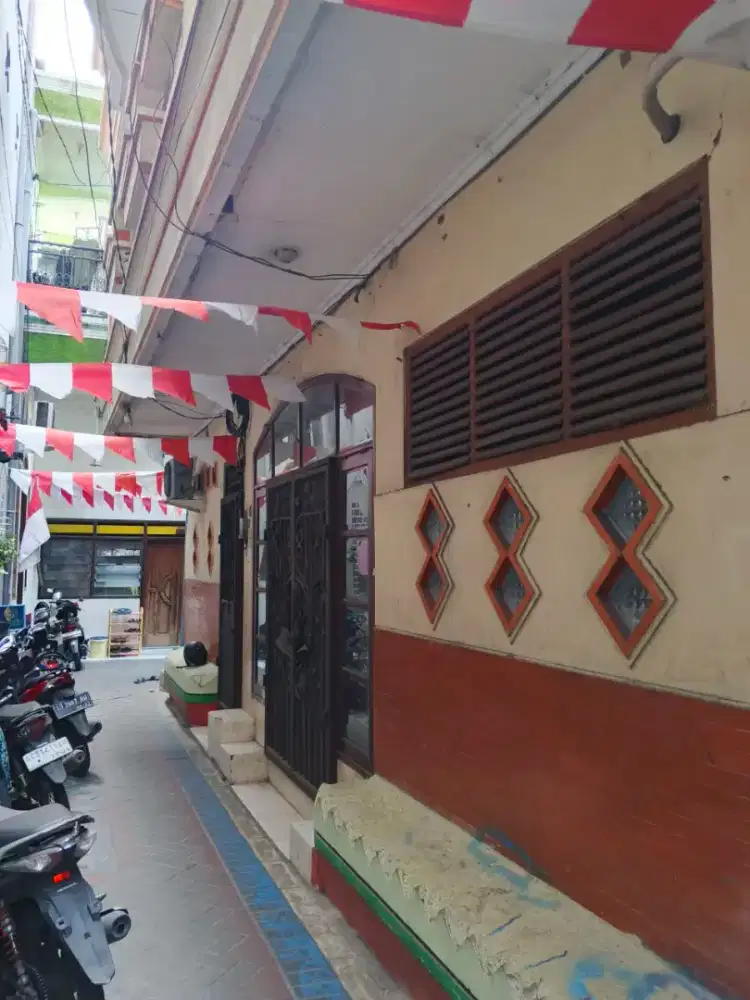 Dijual Rumah Kenjeran siap huni, strategis, bangunan kuat dan terawat