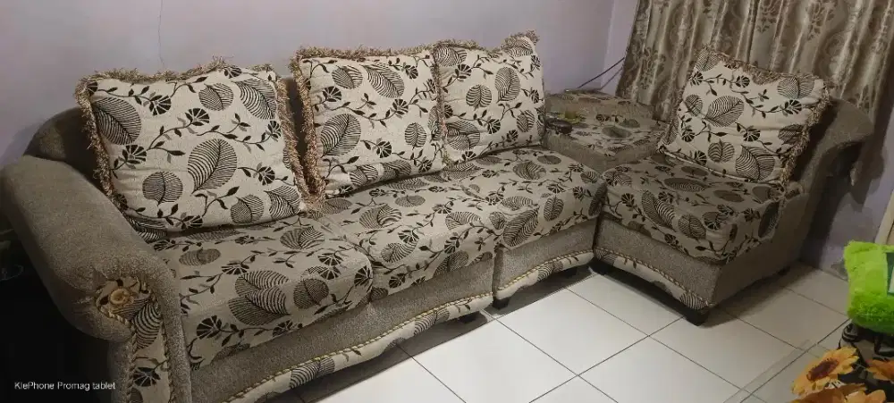 Sofa ruang Tamu