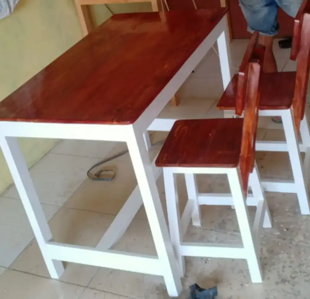 Meja makan warung cafe restoran dari kayu