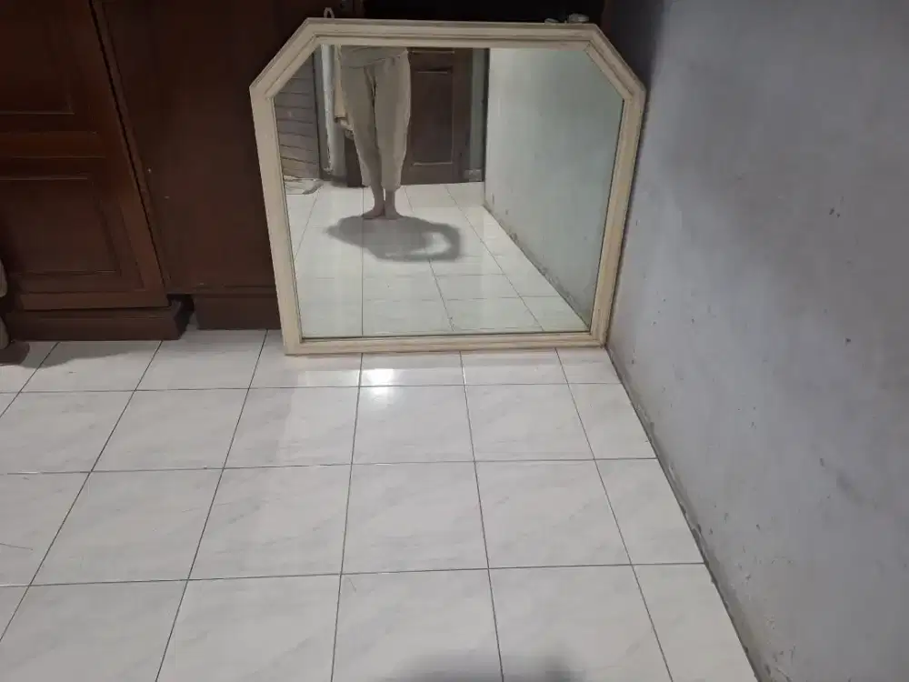 CERMIN BENING GANTUNG