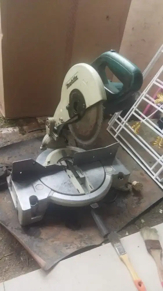 Mesin potong aluminium Makita LS1040 10 inci