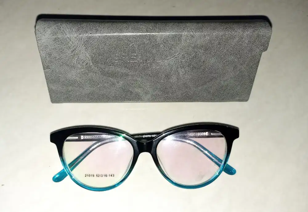 Frame kacamata wanita #1