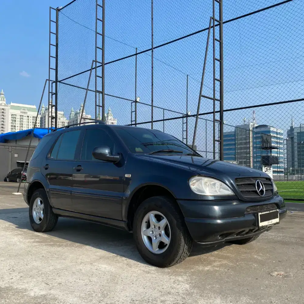 Mercedes Benz ML320 V6 Tahun 2001