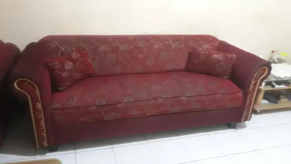 Sofa dan Meja Makan