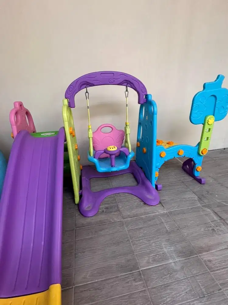 Ayunan dan perosotan set Basket dan blocks anak