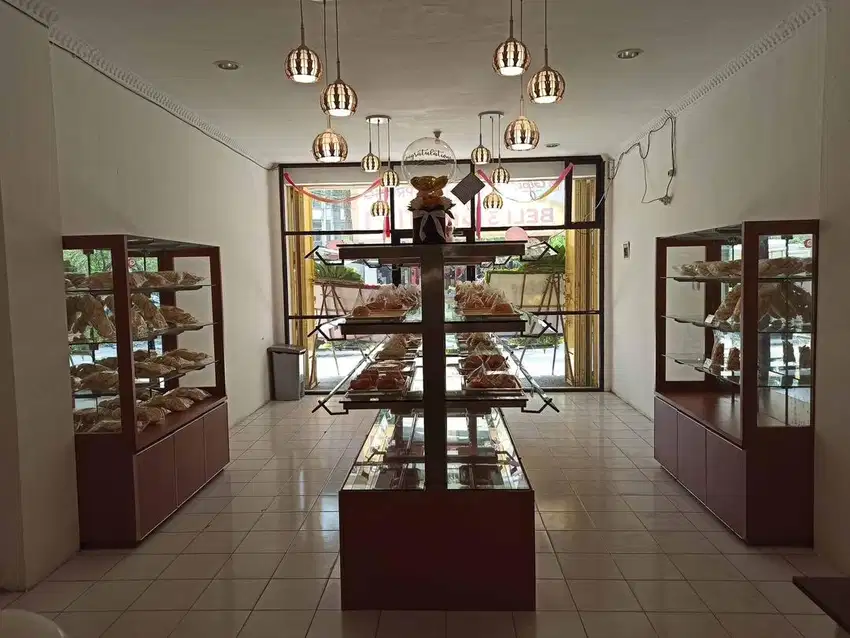 Etalase bakery roti rak roti display roti bakery cake display