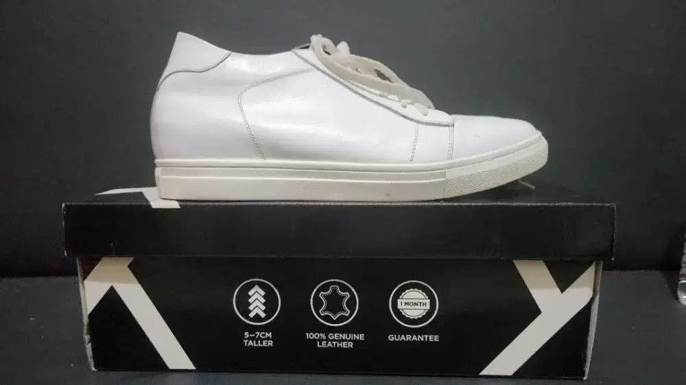 Sepatu Fashion Bermerek Keeve ukuran 40