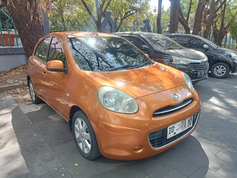 NISSAN MARCH MATIC 2013.MESIN SEHAT & BODY TERAWAT.SURAT LENGKAP.