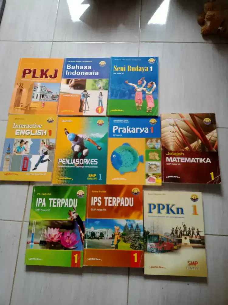 Buku Pelajaran Kelas 7 sepaket