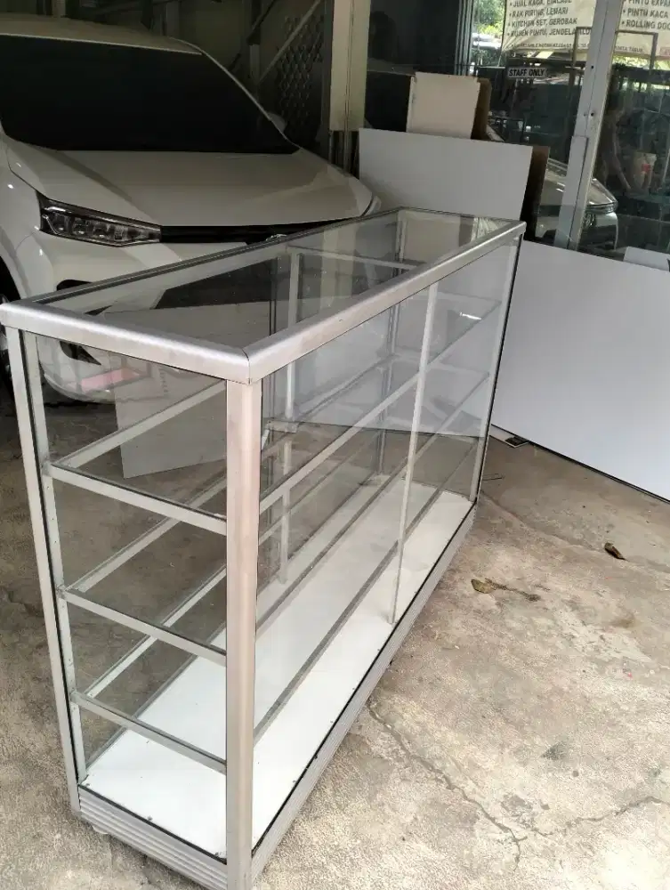 Etalase bekas 1,5m /cod
