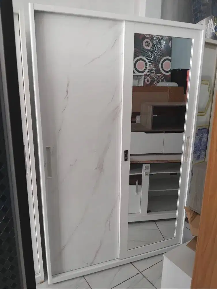 lemari baju 2 pintu besi