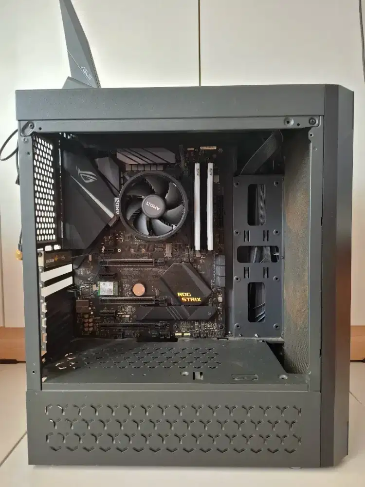 Dijual Cepat - Asus ROG STRIX B450-E Gaming + AMD Ryzen 5 3600 + 16GB