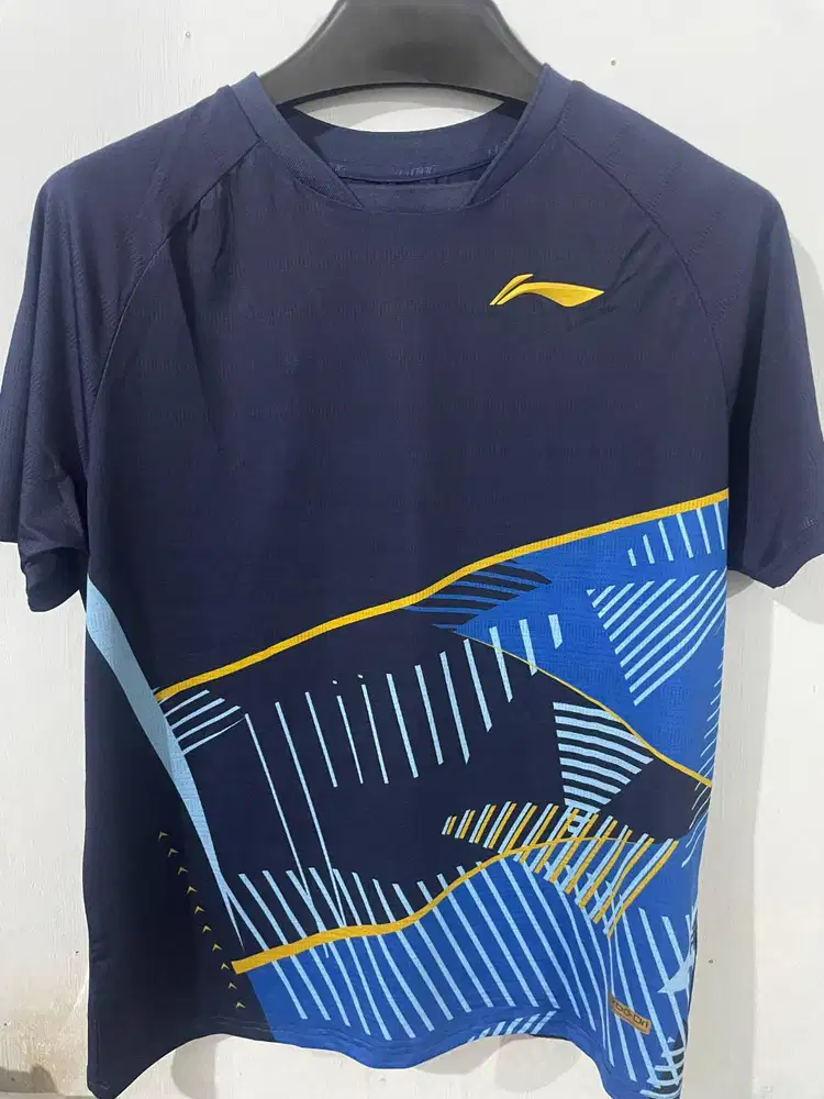 Preloved - Baju Badminton Li-Ning Original Size M