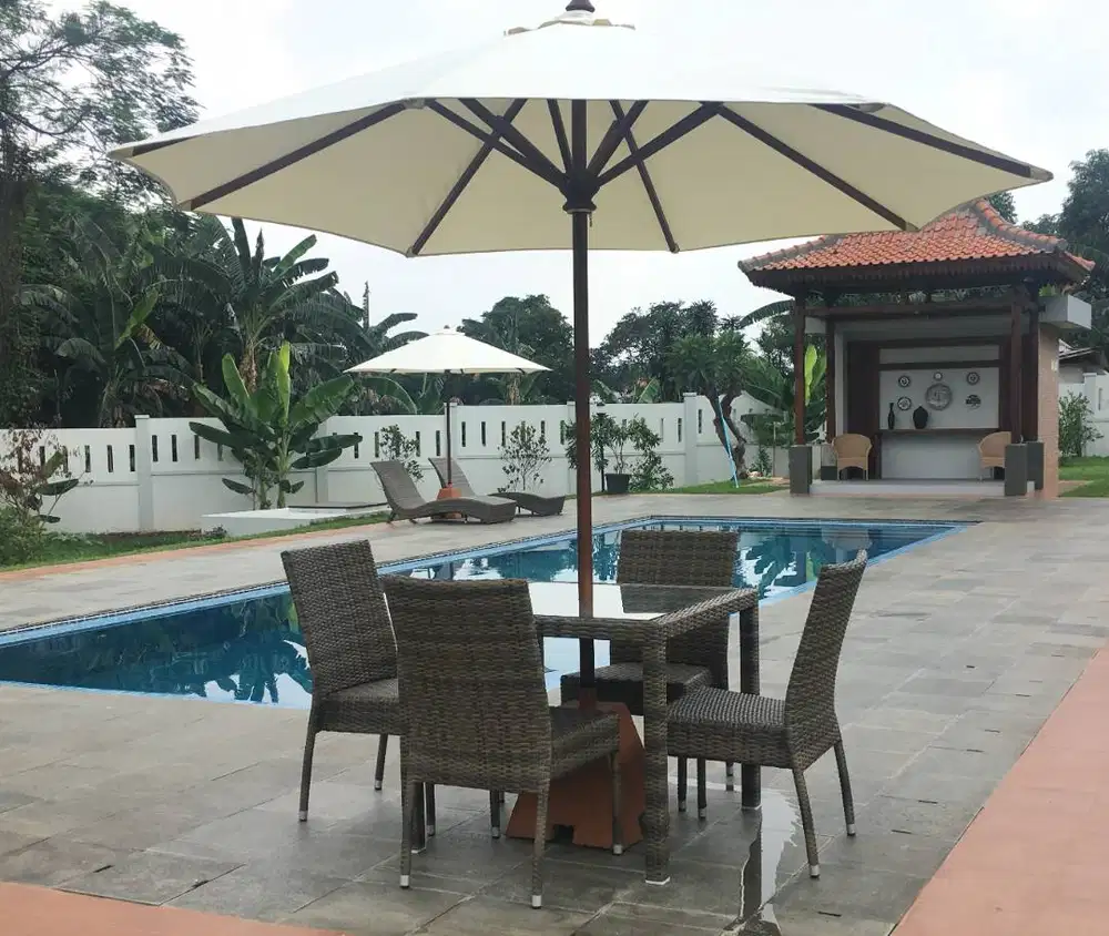 2026J SET MEJA PAYUNG TAMAN CAFE KOLAM RENANG ROTAN SINTETIS JAKARTA