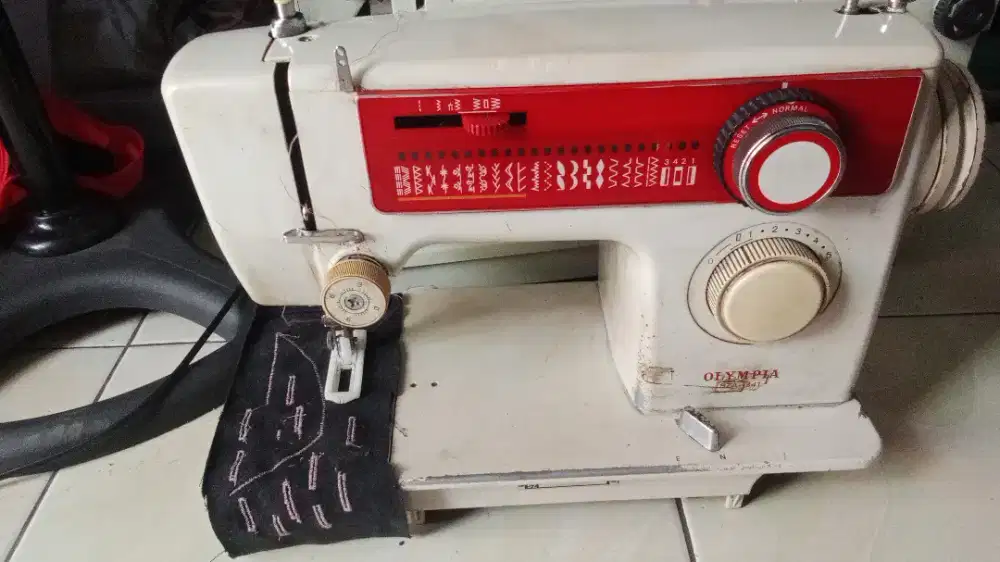 Mesin jahit  olympia