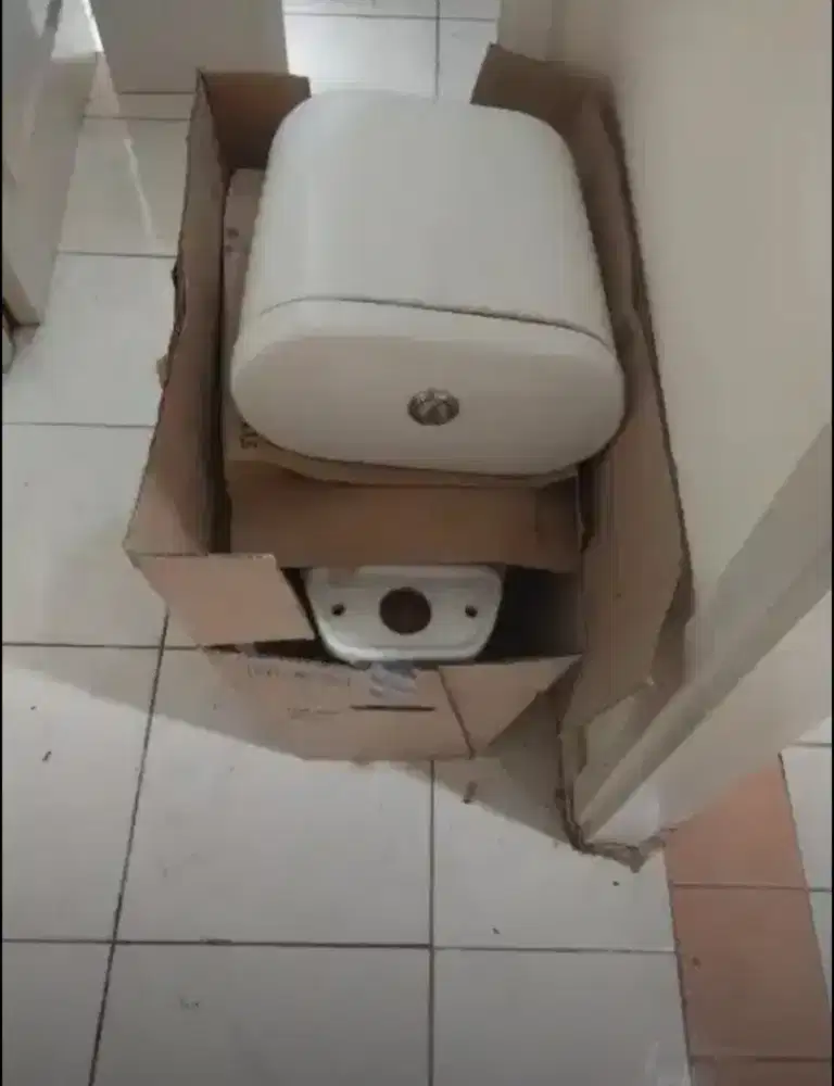 Dijual 2 Closed Duduk & Westafel Merk Toto Bonus Meja Lipat Krisbow