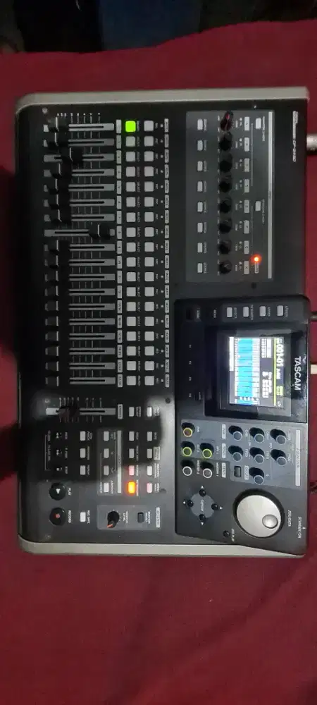 Professional Recording Studio Mixer Digital Portastudio TASCAM DP-24SD