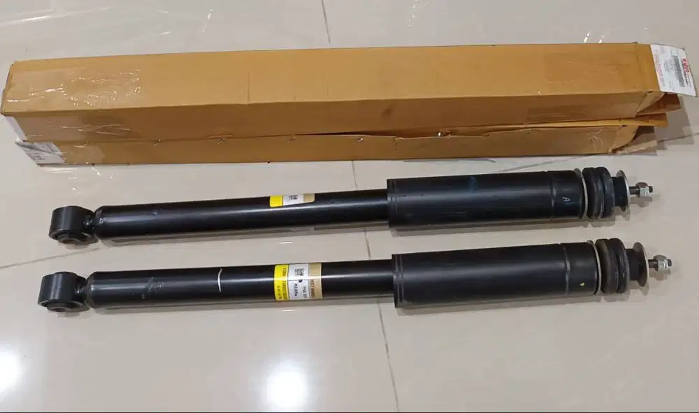 Shockbreaker Belakang XL7 sepasang(bocor)