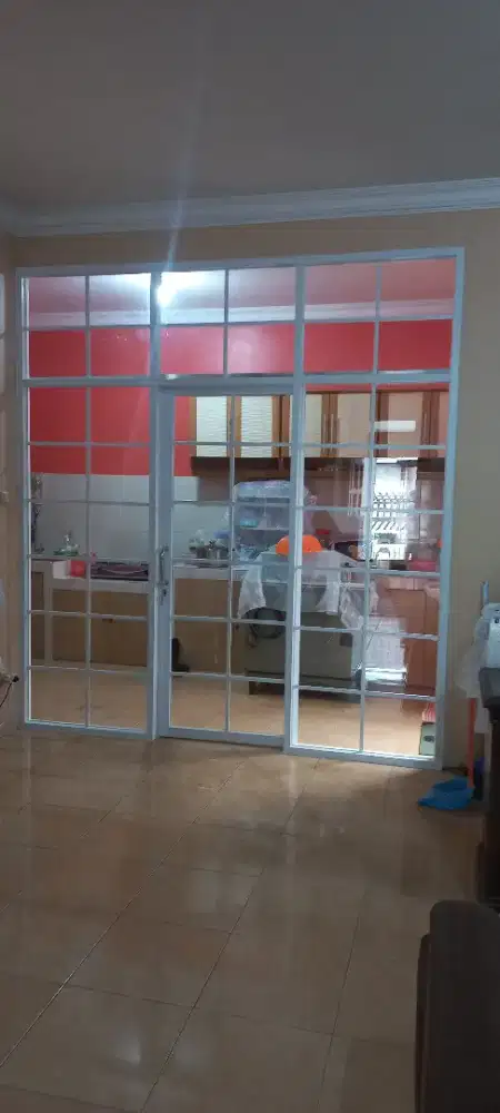 Pintu sleding dan partisi kaca