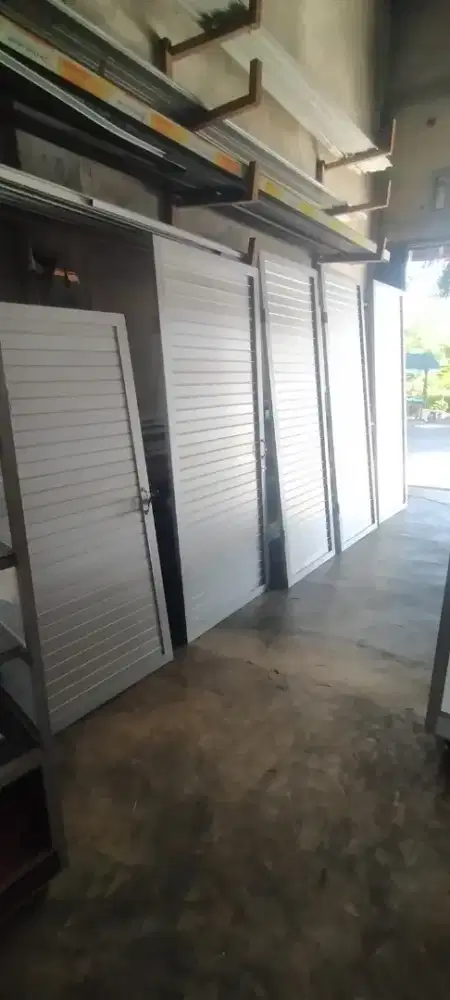 Pintu toilet aluminium termurah baru