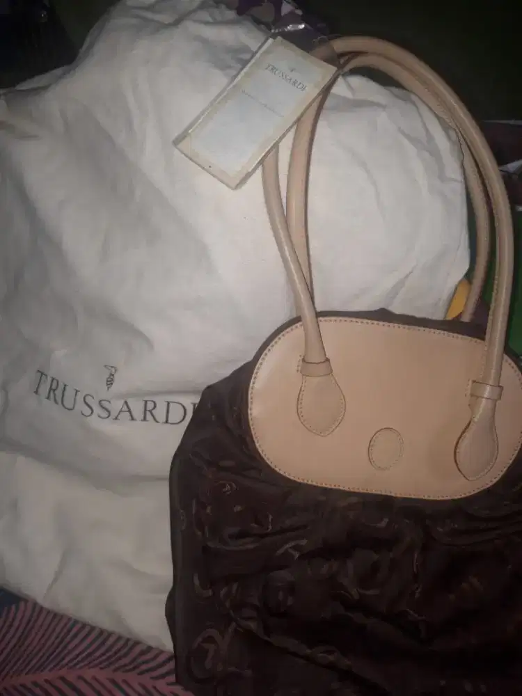 Tas wanita kulas mix kanvas polyester brand Trussardi italy otentik