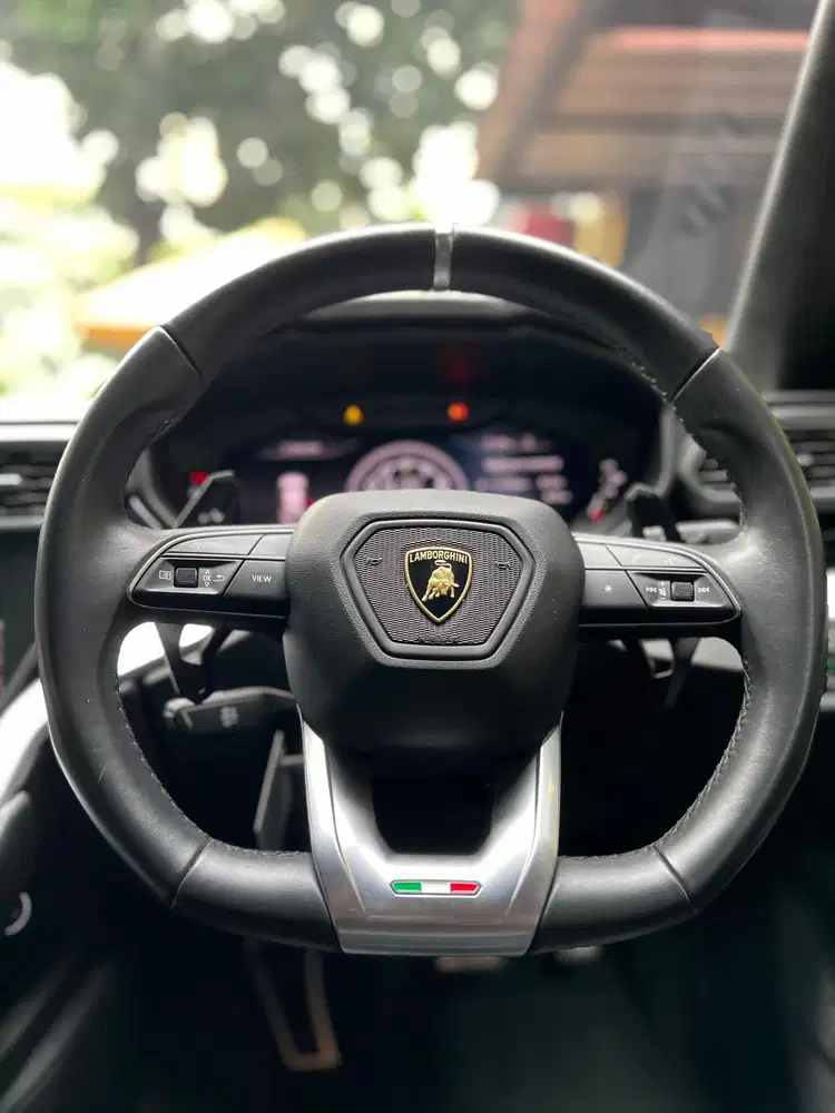 Lamborghini Urus 2018 Bensin