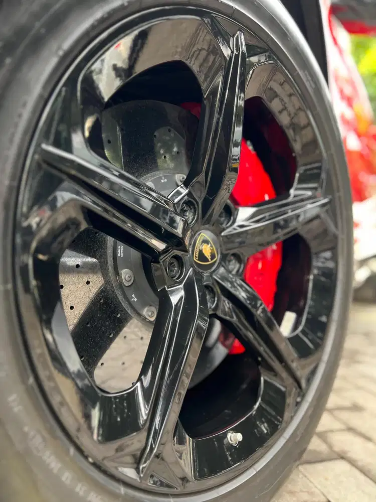 Lamborghini Urus 2018 Bensin