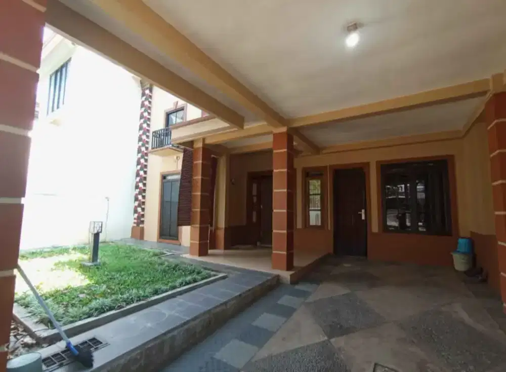 Rumah ada kolam renang