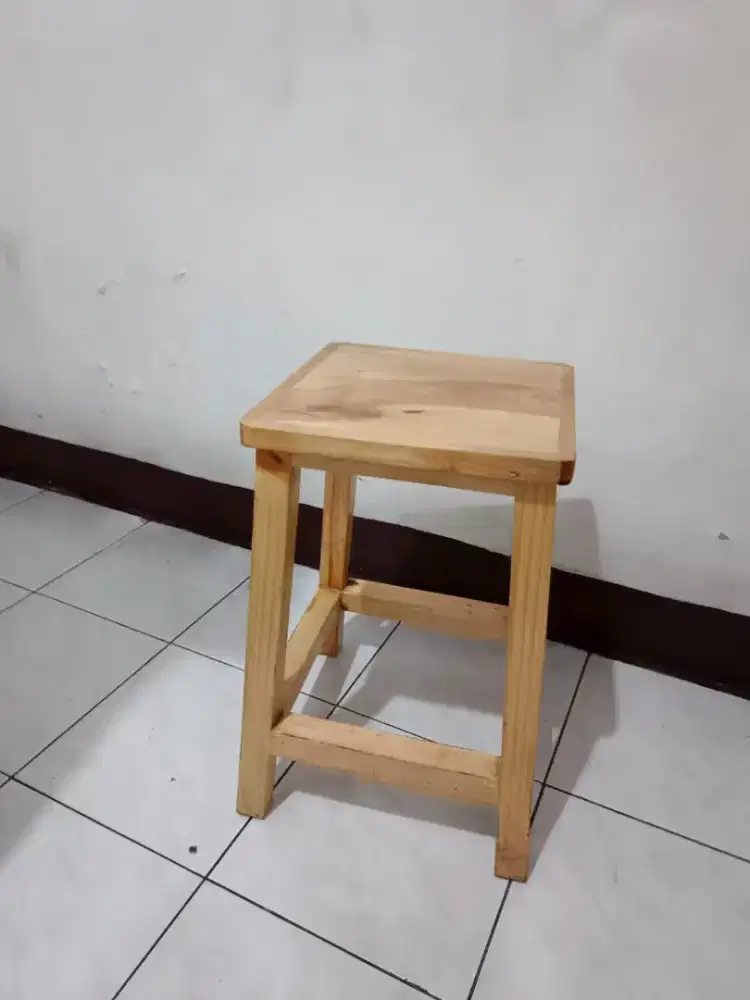 Dijual kursi kayu coklat asli kokoh