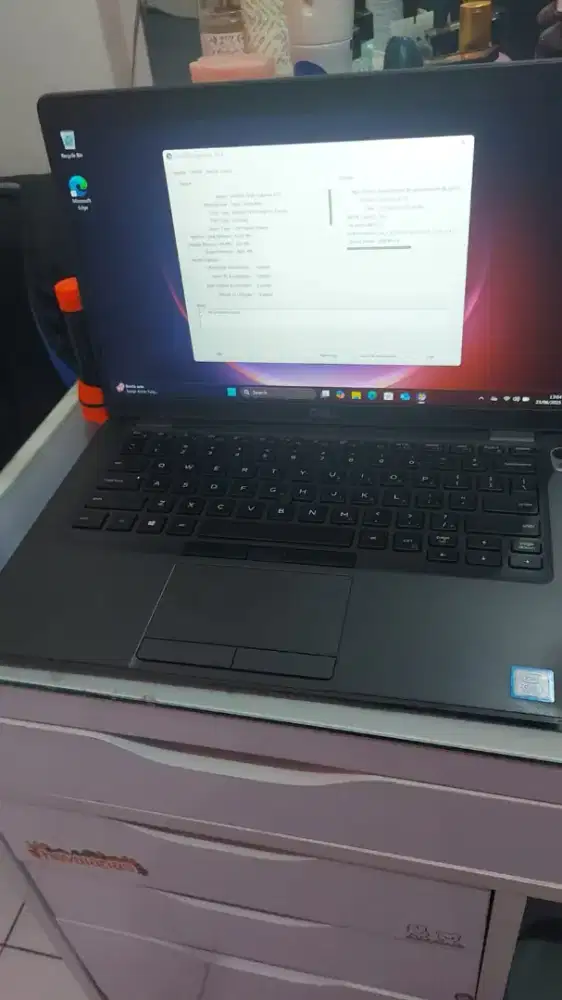 Laptop Dell 5400 touchscreen I5 Gen8 SSD 256gb ram 8gb