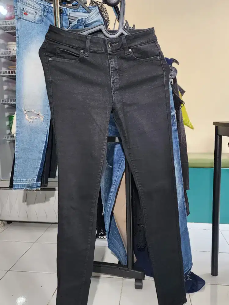 Celana jeans wanita UNIQLO - size M