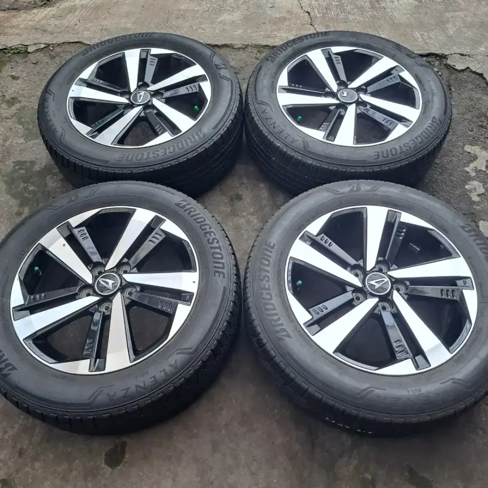Velg dan ban ring 17 terios rush bisa tt