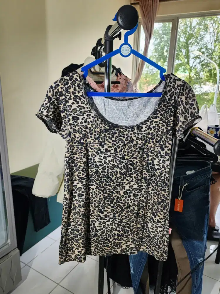 Kaos wanita loreng - size M